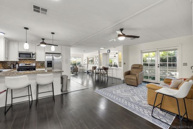 7004 San Bartolo, Carlsbad CA: https://media.crmls.org/mediaz/5f689f3f-d6ff-4628-977d-23110f20995a.jpg