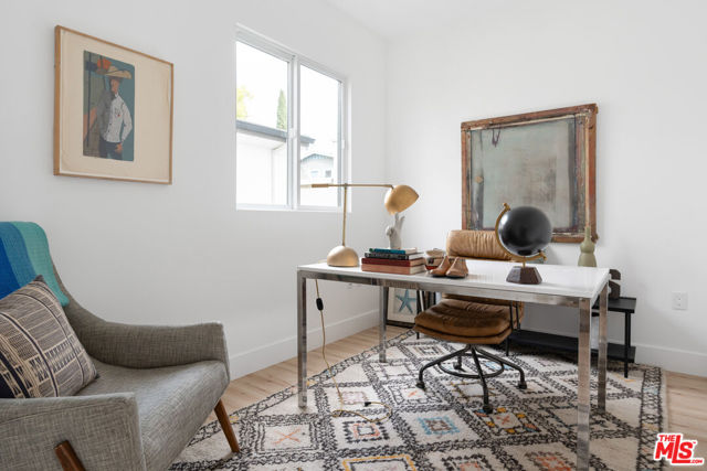 2514 Berkeley Avenue, Los Angeles CA: https://media.crmls.org/mediaz/5f68a9fb-9217-45af-8f85-590c3d218b44.jpg
