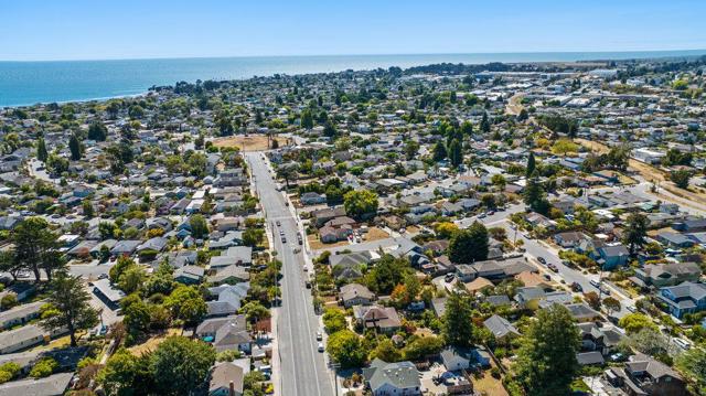 512 California Avenue, Santa Cruz CA: https://media.crmls.org/mediaz/5f694529-2a76-44db-ac14-266da67f22d7.jpg