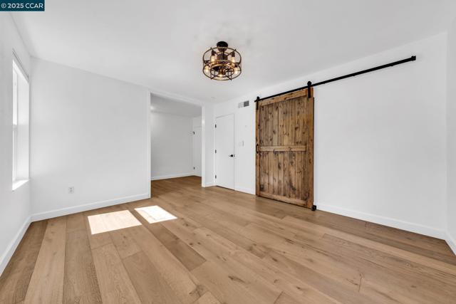 205 Castle Hill Ranch Rd, Walnut Creek CA: https://media.crmls.org/mediaz/5f69c478-7fe7-44b2-9b03-13c69105afe6.jpg