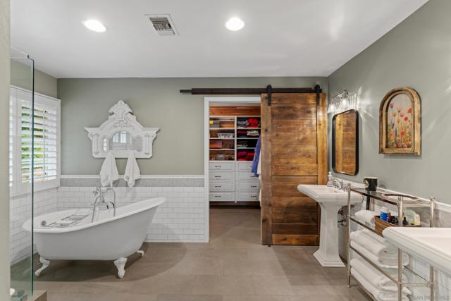 16327 Woodson View Rd, Poway CA: https://media.crmls.org/mediaz/5f6a722f-33db-4ac1-b4d7-f2b7fa25e484.jpg