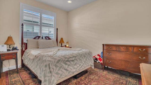 1467 Chestnut Hill Drive, Manteca CA: https://media.crmls.org/mediaz/5f6a831e-5331-45c4-a102-9d16d9500cb7.jpg