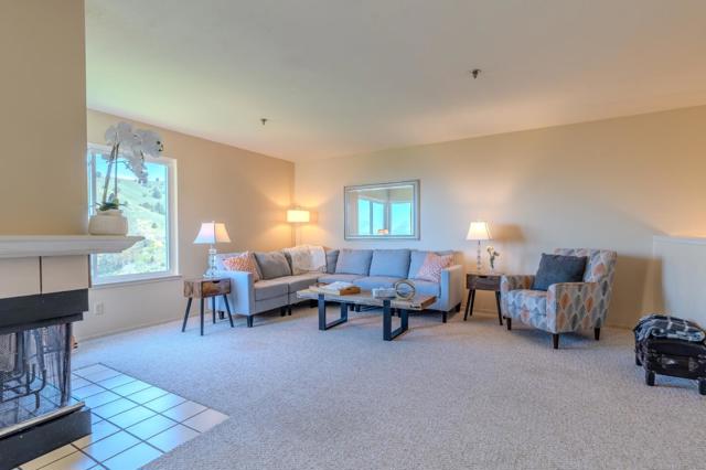 945 Fassler Avenue, Pacifica CA: https://media.crmls.org/mediaz/5f6a8f3e-73e6-4784-bc87-ec97f07a9826.jpg