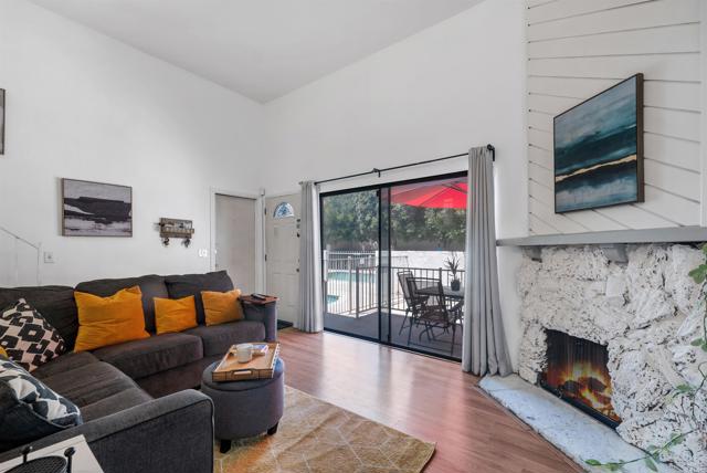 Detail Gallery Image 1 of 23 For 14293 Foothill Blvd #19,  Sylmar,  CA 91342 - 2 Beds | 2/1 Baths