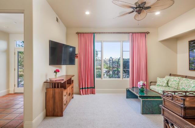 4843 La Jacaranda, Rancho Santa Fe CA: https://media.crmls.org/mediaz/5f6ab3a0-a031-451b-8ce6-00e210dad8f3.jpg