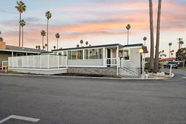1215 Anchors Way Drive, Ventura CA: https://media.crmls.org/mediaz/5f6b1615-b221-4f65-8c88-a3418011861e.jpg