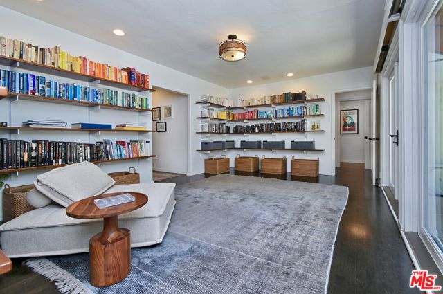 4277 Beck Avenue, Studio City CA: https://media.crmls.org/mediaz/5f6c7db0-62a7-4e41-8cb9-a751b3e28b8c.jpg