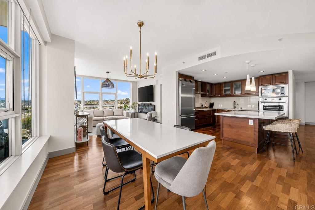 1325 Pacific Highway - photo 12