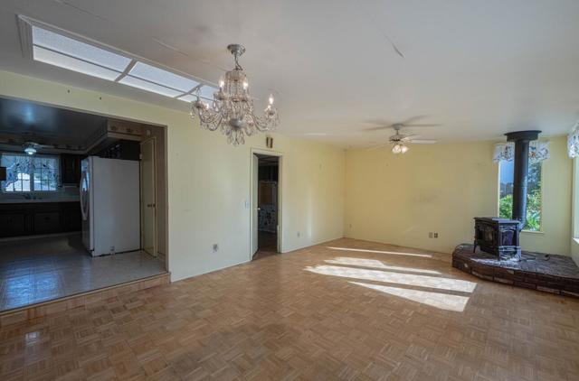 217 Iris Drive, Salinas CA: https://media.crmls.org/mediaz/5f6d6de5-259f-444c-bc8b-5bac35c69742.jpg