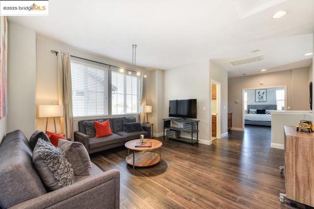 Image 16 of 43 For 390 Caravaggio Cir