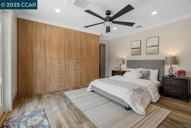 221 El Sobrante Dr, Danville CA: https://media.crmls.org/mediaz/5f6e0fb2-4024-4afe-9925-1dce3ab34a06.jpg