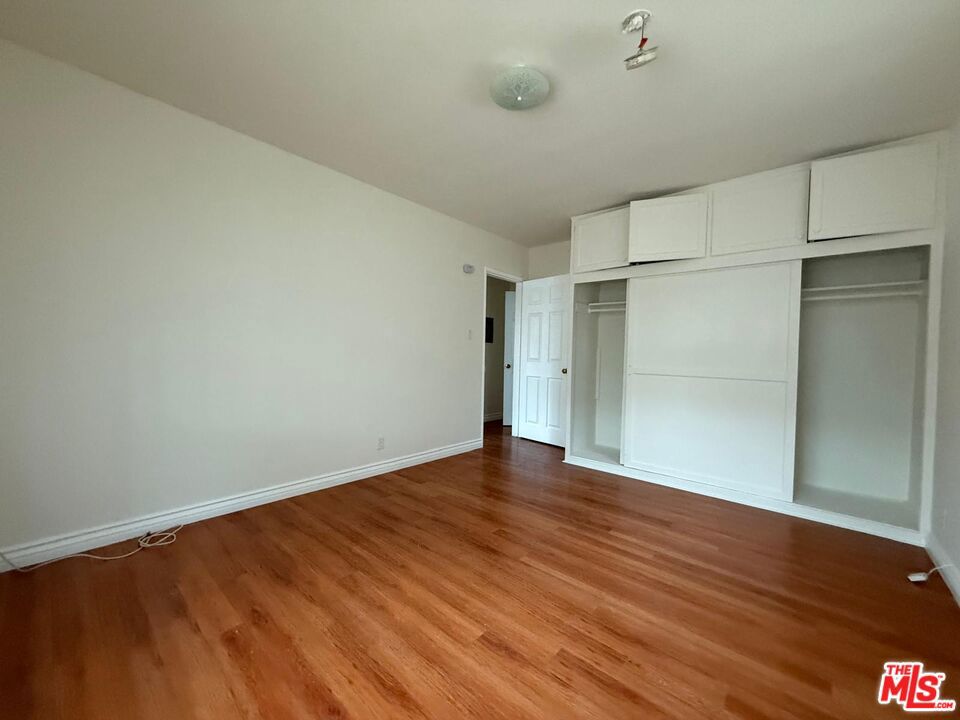 https://media.crmls.org/mediaz/5f6e3c44-33ee-4ed3-ac09-553ad95f3b62.jpg?preset=X-Large