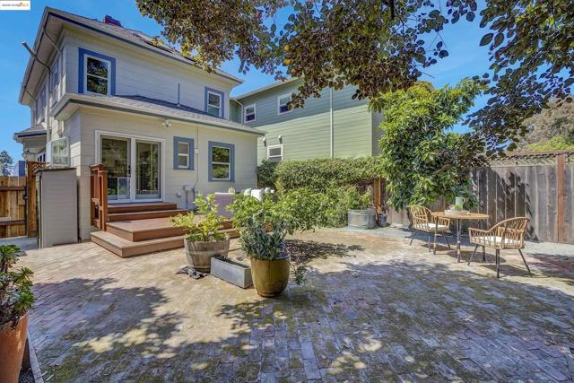 3034 Martin Luther King Jr Way, Oakland CA: https://media.crmls.org/mediaz/5f6ecdd8-a5ea-4883-9349-567cc8929464.jpg