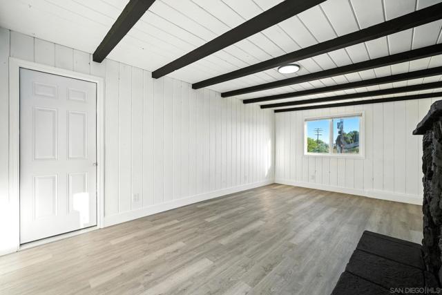 1301 Clove St, El Cajon CA: https://media.crmls.org/mediaz/5f6ee669-1c29-423c-b0fa-26d93a55fe81.jpg