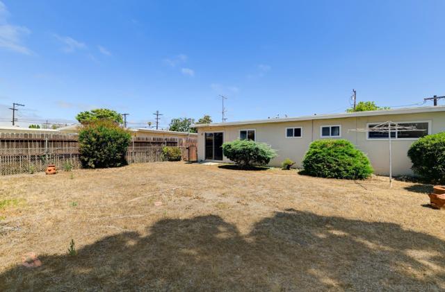 4725 Conrad Ave, San Diego CA: https://media.crmls.org/mediaz/5f6eeeaa-a6d3-4936-af37-ce2f7b79cc69.jpg