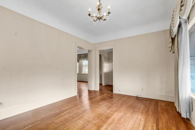 852 58th Street, Oakland CA: https://media.crmls.org/mediaz/5f6f59f8-975a-4fdb-977c-707937f991bf.jpg