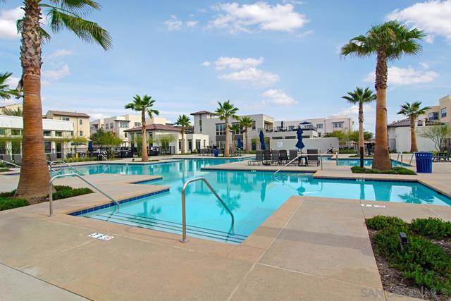 5405 Beach Bluff Ln, San Diego CA: https://media.crmls.org/mediaz/5f6f8466-fede-40e0-86a5-670256a5bea7.jpg