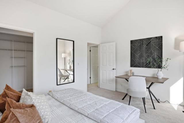 832 Sovereign Way,  CA: https://media.crmls.org/mediaz/5f700d95-c767-4957-890c-bff1977c79d7.jpg