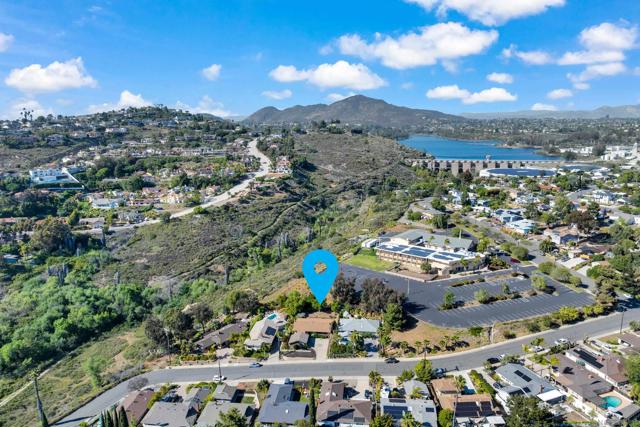 6800 Colorado Ave, La Mesa CA: https://media.crmls.org/mediaz/5f701d40-7ae8-4b81-80a0-b06b27a61a9f.jpg