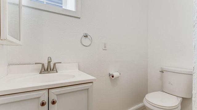 841 Geneva Avenue, San Francisco CA: https://media.crmls.org/mediaz/5f70ea1b-a86a-4fee-a193-423b27fb7023.jpg