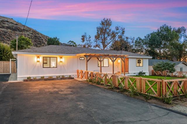 1155 Pepper Dr, El Cajon CA: https://media.crmls.org/mediaz/5f718718-3ea0-4ae4-95bf-ea3327af22e5.jpg