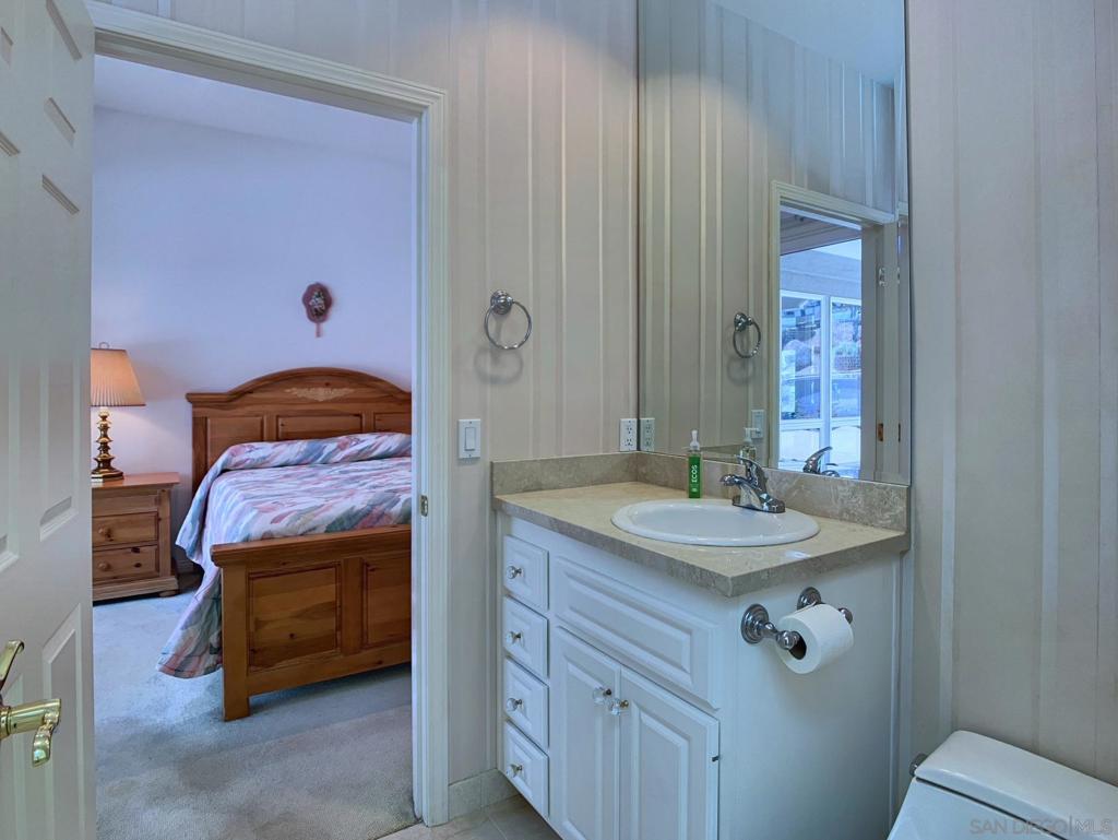 MLS #250034393SD img 44