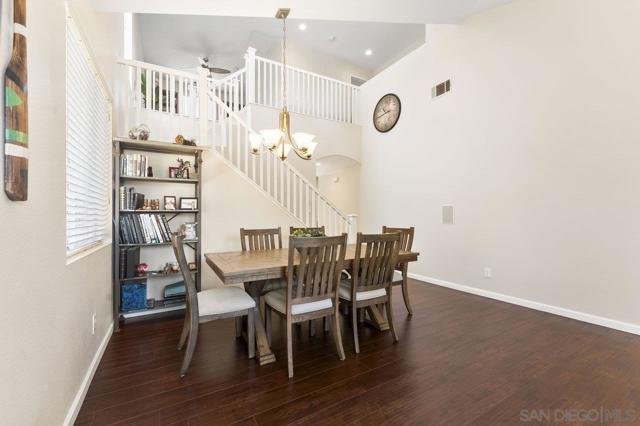 1055 Forest Hill Pl, Chula Vista CA: https://media.crmls.org/mediaz/5f7247e7-e5b5-47b4-83a3-9e338bee038b.jpg