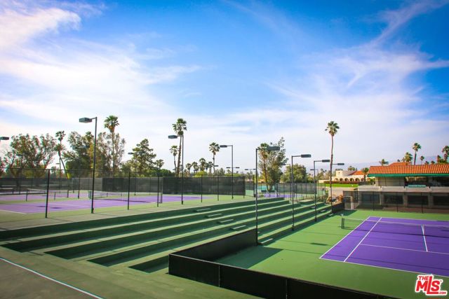 40981 Preston Trail, Palm Desert CA: https://media.crmls.org/mediaz/5f7282ec-6dd4-4429-9868-52ece72ecac0.jpg