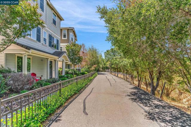 6983 Alamo Creek Trl, Dublin CA: https://media.crmls.org/mediaz/5f72c830-9c39-4955-a312-05400db1868a.jpg