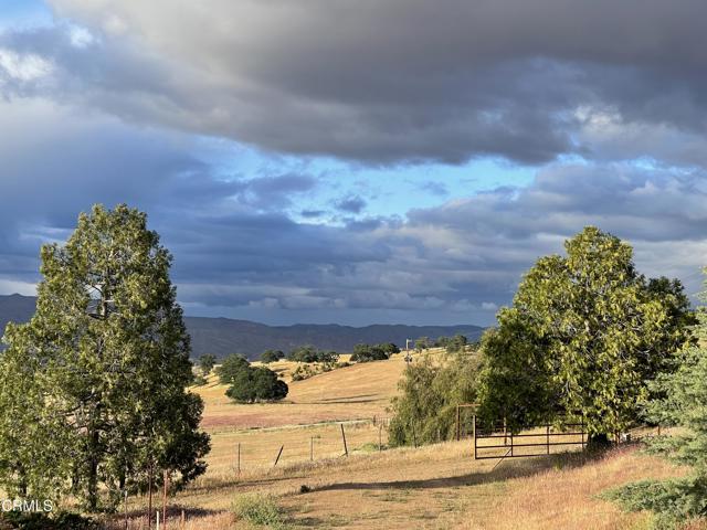 2170 Aliso Park Road, Cuyama CA: https://media.crmls.org/mediaz/5f731020-9ef5-438d-b702-a3c7c5a520e1.jpg