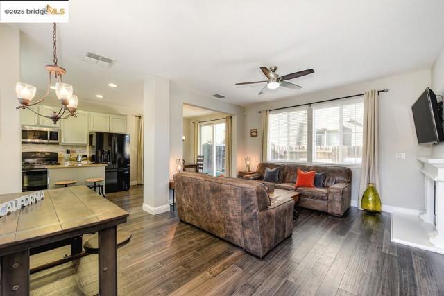 Image 10 of 43 For 390 Caravaggio Cir