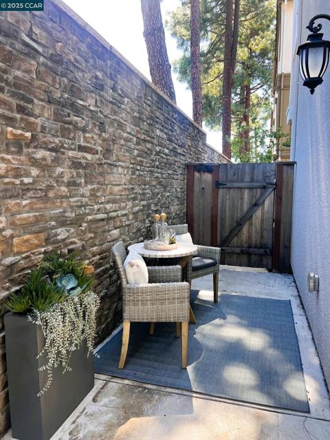 510 Ashton Way, Pleasant Hill CA: https://media.crmls.org/mediaz/5f73f2a4-3149-42de-b8f5-8406d484ec68.jpg