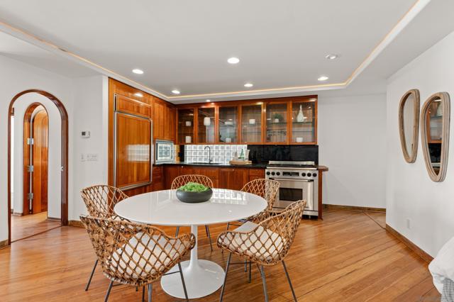 2617 Ocean Front Walk, San Diego CA: https://media.crmls.org/mediaz/5f740d2f-5eb1-4342-b244-1bd516e442f7.jpg