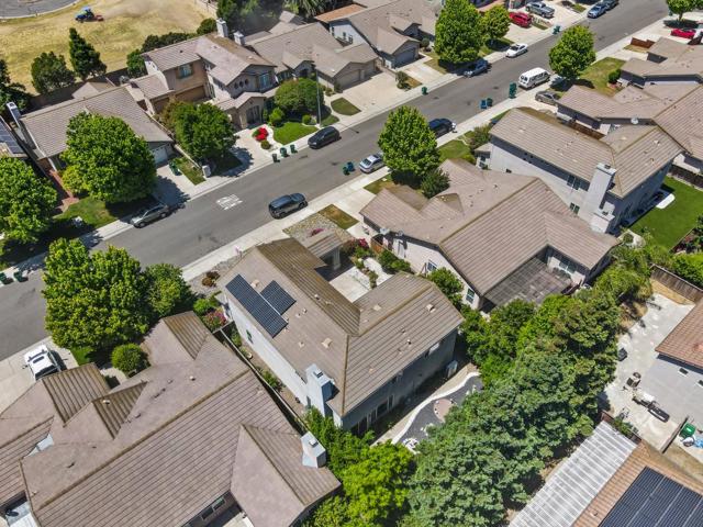 10628 Hidden Grove Circle, Stockton CA: https://media.crmls.org/mediaz/5f741c68-6c13-4bff-bc6e-88ffdf566920.jpg