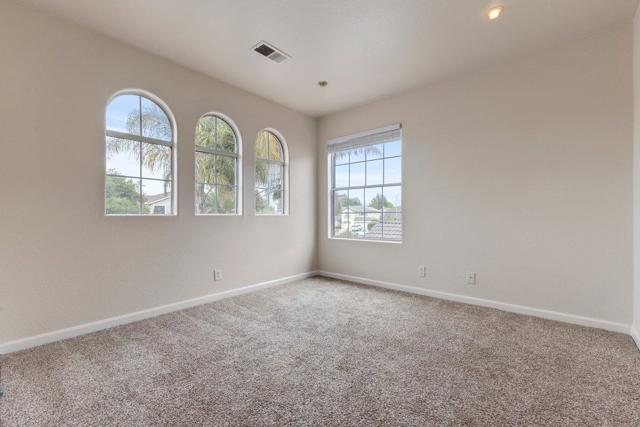 1033 Lewis Street, Salinas CA: https://media.crmls.org/mediaz/5f7421e3-961b-472a-a002-3fdfec539dc0.jpg