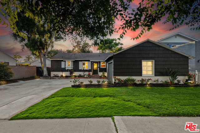 11205 Hayter Avenue photo 1