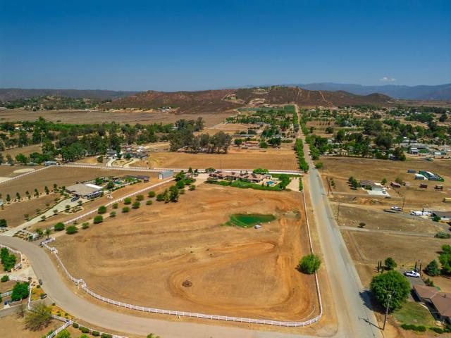Detail Gallery Image 4 of 56 For 955 Heritage Ranch Rd, Ramona,  CA 92065 - 4 Beds | 3/1 Baths