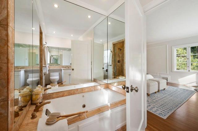 526 W Poplar Avenue, San Mateo CA: https://media.crmls.org/mediaz/5f7517a6-3351-40b7-9fbb-3636183b4f77.jpg