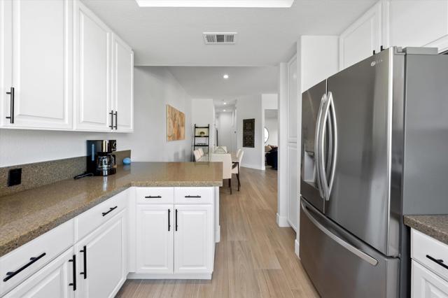 38 Pine Valley Drive, Rancho Mirage CA: https://media.crmls.org/mediaz/5f754b07-1e11-4cad-a170-b733b8d42e31.jpg