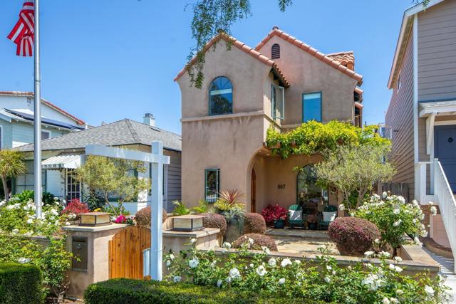 867 E Avenue, Coronado CA: https://media.crmls.org/mediaz/5f75556d-cd1d-4648-ac9c-cfc1108f6e91.jpg