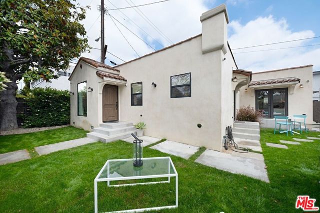 8961 Cadillac Avenue, Los Angeles CA: https://media.crmls.org/mediaz/5f7562fc-05db-4835-a823-a736fe408ac4.jpg