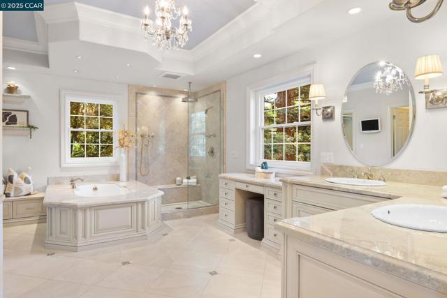 2398 Ironwood Pl, Alamo CA: https://media.crmls.org/mediaz/5f758d8a-7ab4-4e44-ad6c-bc1d37f585c3.jpg