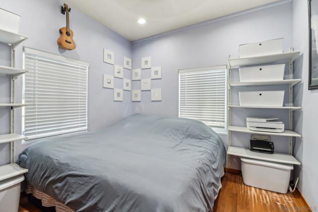 529 Olivewood Ter, San Diego CA: https://media.crmls.org/mediaz/5f75b461-6442-4edb-a45f-3257022ac0d9.jpg