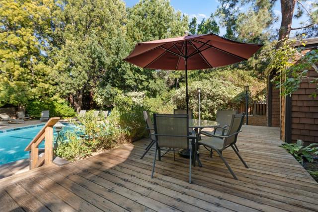 522 Thain Way, Palo Alto CA: https://media.crmls.org/mediaz/5f75c66b-5fbd-4ba5-99c2-d464360cb68e.jpg
