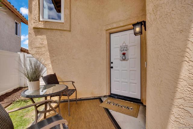 632 Paseo Rio, Vista CA: https://media.crmls.org/mediaz/5f75e0b5-de3c-4304-83ac-79f50b2af681.jpg