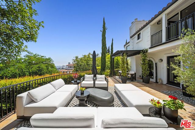 1348 Miller Drive, West Hollywood CA: https://media.crmls.org/mediaz/5f76de1a-89f3-4a62-a769-4f9c2aff389b.jpg