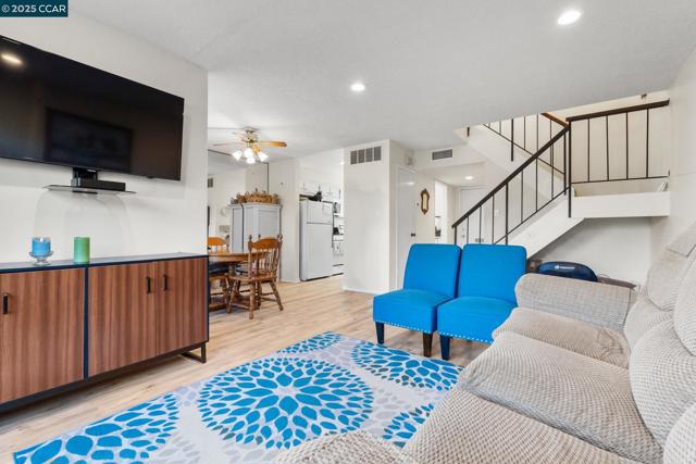 Image 0 of 31 For 1155 Kenwal Road  D
