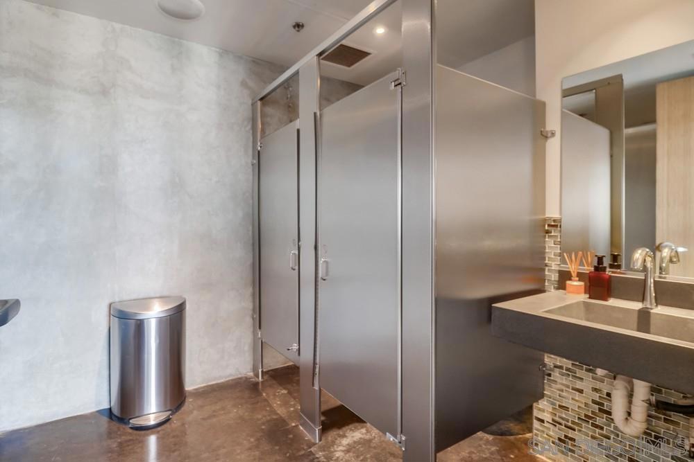 MLS #250032382SD img 31