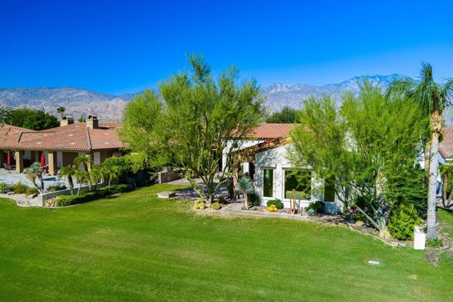 326 Loch Lomond Road, Rancho Mirage CA: https://media.crmls.org/mediaz/5f783e27-6bbe-4e5c-ac9b-84dc33af358a.jpg