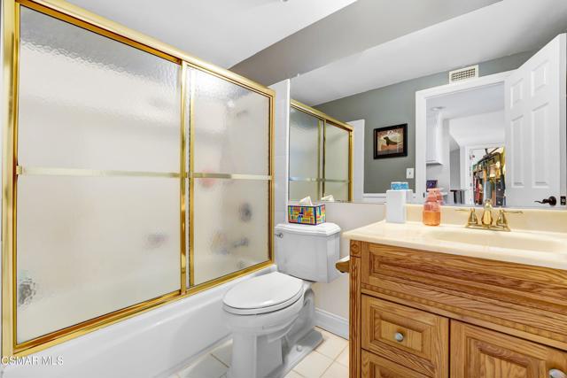 2266 Lansdale Court, Simi Valley CA: https://media.crmls.org/mediaz/5f787563-d54a-48ed-a801-d5d4a758c63b.jpg